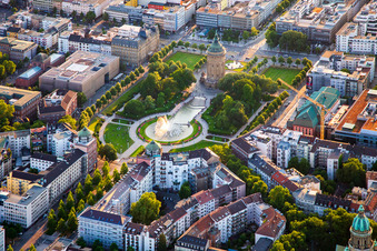 Luftbild von Congress Center Rosengarten und Wasserturm im Ortsteil Oststadt in Mannheim im Bundesland Baden-Württemberg, Deutschland