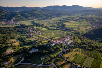 Schloss Heilig Kreuz / Grad Vipavski Križ in Ajdovščina, Slowenien