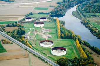 Mineralöl - Hochtanklager der Wintershall im Rückbau in Jockgrim im Bundesland Rheinland-Pfalz, Deutschland