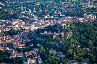 Görzer Burg / Castello di Gorizia und Via Roma, Italien
