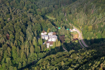 Celenus Parkklinik im Kurtal in Bad Bergzabern im Bundesland Rheinland-Pfalz, Deutschland