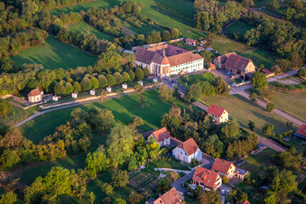 Luftaufnahme von Couvent du Bischenberg in Bischoffsheim im Bundesland Bas-Rhin, Frankreich
