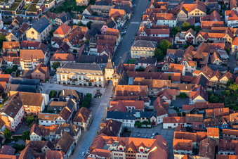 Mairie de Rosheim und  Tour de l'Horloge ou Zittgloeckel im Bundesland Bas-Rhin, Frankreich