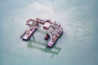Schwimmbagger in Hagenbach im Bundesland Rheinland-Pfalz, Deutschland