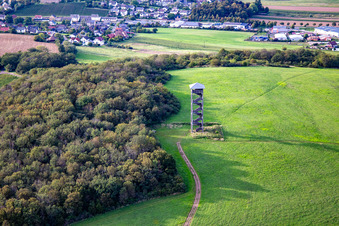 Schrägluftbild von Heimbergturm Schloßböckelheim im Bundesland Rheinland-Pfalz, Deutschland