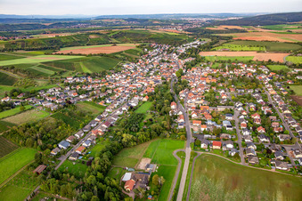 Luftbild von Weinsheim von Westen im Bundesland Rheinland-Pfalz, Deutschland