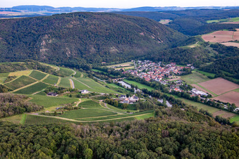 Luftaufnahme von Hotel Gut Hermannsberg und Gutsverwaltung Niederhausen Schlossböckelheim im Bundesland Rheinland-Pfalz, Deutschland