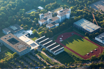 Sportplatz an der Hochschule für öffentliche Verwaltung und Finanzen Ludwigsburg im Ortsteil Eglosheim im Bundesland Baden-Württemberg, Deutschland