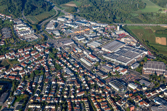 OBI und Hecht Kugellager im Industriegebiet Max-Eyth-Straße in Winnenden im Bundesland Baden-Württemberg, Deutschland