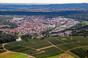 Lauffen am Neckar von Nordosten im Bundesland Baden-Württemberg, Deutschland