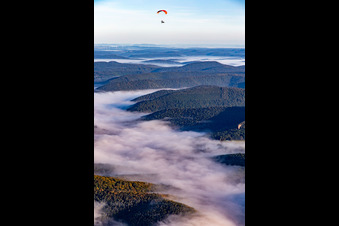 Luftaufnahme von Château Fort de Fleckenstein in Lembach im Bundesland Bas-Rhin, Frankreich