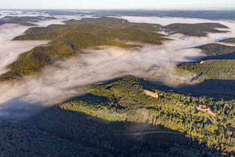 Château Fort de Fleckenstein in Lembach im Bundesland Bas-Rhin, Frankreich aus der Vogelperspektive
