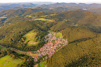 Vorderweidenthal von Südosten im Bundesland Rheinland-Pfalz, Deutschland