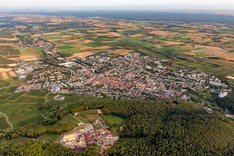 Bad Bergzabern von Nordwesten im Bundesland Rheinland-Pfalz, Deutschland