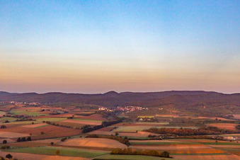Oberotterbach von Osten am Morgen im Bundesland Rheinland-Pfalz, Deutschland