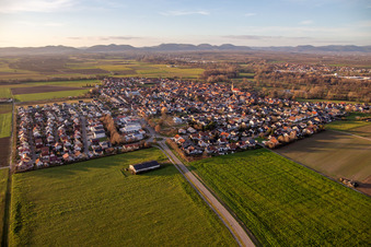 Steinweiler von Südwesten im Bundesland Rheinland-Pfalz, Deutschland