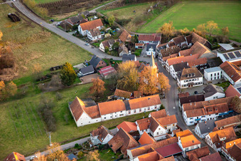 Protestantische Kirche im Ortsteil Klingen in Heuchelheim-Klingen im Bundesland Rheinland-Pfalz, Deutschland