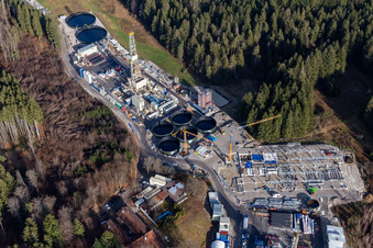 Schrägluftbild von Eavor Erdwärme Geretsried mit GKW im Ortsteil Gelting im Bundesland Bayern, Deutschland