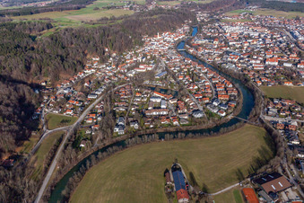 In der Schleife der Loisach in Wolfratshausen im Bundesland Bayern, Deutschland