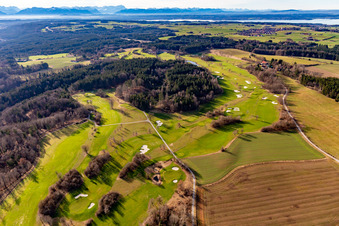 Schrägluftbild von Golfclub Berkramerhof im Ortsteil Dorfen in Icking im Bundesland Bayern, Deutschland