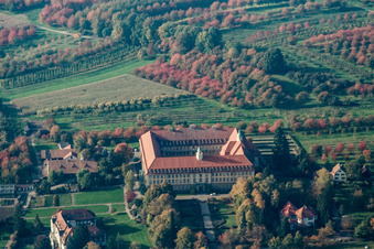 Gebäudekomplex des Klosters Kloster der Franziskanerinnen Erlenbad e.V. im Ortsteil Obersasbach in Sasbach im Bundesland Baden-Württemberg, Deutschland