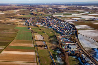 Kapellen von Westen im Winter bei Schnee in Kapellen-Drusweiler im Bundesland Rheinland-Pfalz, Deutschland