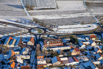 Hotel Restaurant Schweigener Hof im Winter bei Schnee in Schweigen-Rechtenbach im Bundesland Rheinland-Pfalz, Deutschland