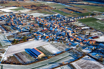 Luftbild von Im Winter bei Schnee von Westen in Schweighofen im Bundesland Rheinland-Pfalz, Deutschland