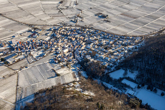 Eschbach von Norden im Winter bei Schnee im Bundesland Rheinland-Pfalz, Deutschland