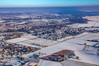 Mühlhofen aus Südwesten bei Schnee in Billigheim-Ingenheim im Bundesland Rheinland-Pfalz, Deutschland