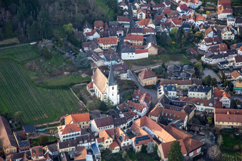 St. Jakobus Kirche im Ortsteil Hambach an der Weinstraße in Neustadt an der Weinstraße im Bundesland Rheinland-Pfalz, Deutschland