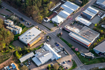 Deutsche Schuhmeile Hauenstein mit Sport Marke, Ossi Schuhe, Schuh Sam. Gerry Weber Shoes und JosefSeibel Factory Outlet im Bundesland Rheinland-Pfalz, Deutschland