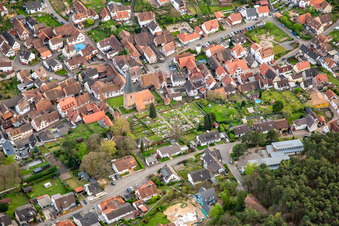 St. Martin Simultankirche und Friedhof in Dörrenbach im Bundesland Rheinland-Pfalz, Deutschland