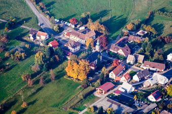 Kirche Maria Hilf Moosbronn im Dorfkern im Ortsteil Freiolsheim in Gaggenau im Bundesland Baden-Württemberg, Deutschland