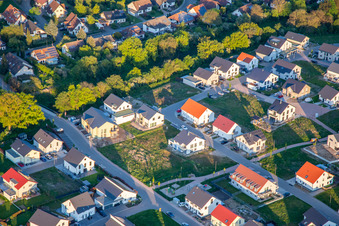 Rosen- und Veilchenweg in Kandel im Bundesland Rheinland-Pfalz, Deutschland