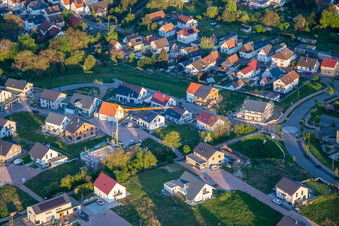 Flieder- und Rosenweg in Kandel im Bundesland Rheinland-Pfalz, Deutschland