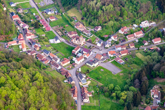 Salle communale de Siertsthal, Église Saint-Marc de Siersthal im Bundesland Moselle, Frankreich