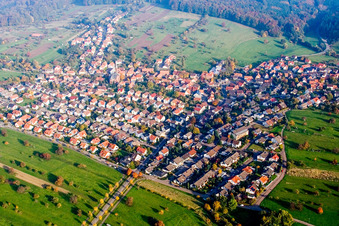 Luftaufnahme von Ortsansicht der Straßen und Häuser der Wohngebiete in Schöllbronn in Ettlingen im Bundesland Baden-Württemberg, Deutschland