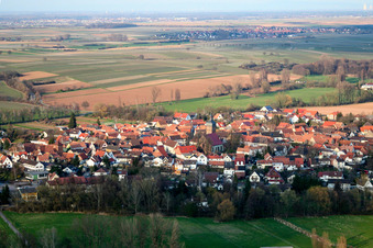 Ingenheim von Süden in Billigheim-Ingenheim im Bundesland Rheinland-Pfalz, Deutschland