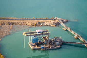 Luftaufnahme von Schwimmbagger in Hagenbach im Bundesland Rheinland-Pfalz, Deutschland