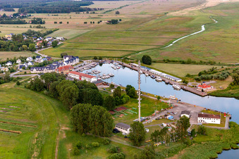 Luftbild von Wasserstraßen- und Schifffahrtsamt Stralsund / Stützpunkt Karlshagen am Yacht- und Fischereihafen Karlshagen im Bundesland Mecklenburg-Vorpommern, Deutschland