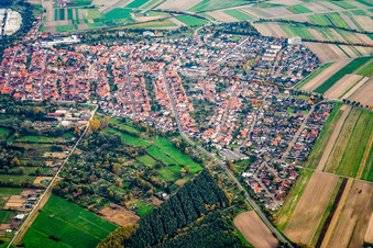 Graben von Nordwesten in Graben-Neudorf im Bundesland Baden-Württemberg, Deutschland