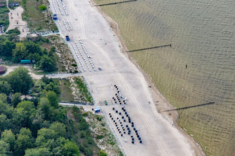 Strandkörbe an der Uferpromenade des Ostseebad Ückeritz im Bundesland Mecklenburg-Vorpommern, Deutschland