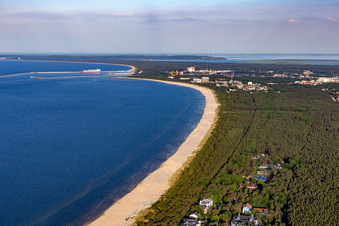 Grenzstrand Ahlbeck und Ostseehafen Swinemünde im Ortsteil Ahlbeck U in Heringsdorf im Bundesland Mecklenburg-Vorpommern, Deutschland