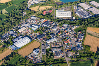 Industriestraße von Westen in Hagenbach im Bundesland Rheinland-Pfalz, Deutschland