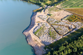 Erddeponie aud Allmendäcker am Epplesee im Ortsteil Silberstreifen in Rheinstetten im Bundesland Baden-Württemberg, Deutschland