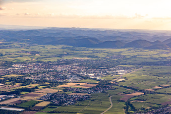 Landau in der Pfalz von Nordosten im Bundesland Rheinland-Pfalz, Deutschland