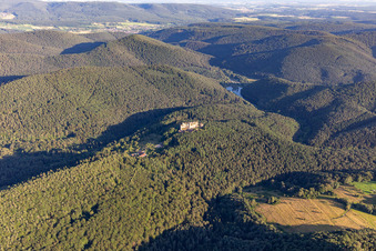 Burg Fleckenstein von Norden in Lembach im Bundesland Bas-Rhin, Frankreich