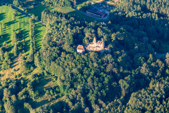 Burg Berwartstein von Süden in Erlenbach bei Dahn im Bundesland Rheinland-Pfalz, Deutschland