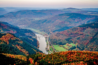 Neckar-Staustufe und Schleuse Rockenau in Eberbach im Bundesland Baden-Württemberg, Deutschland